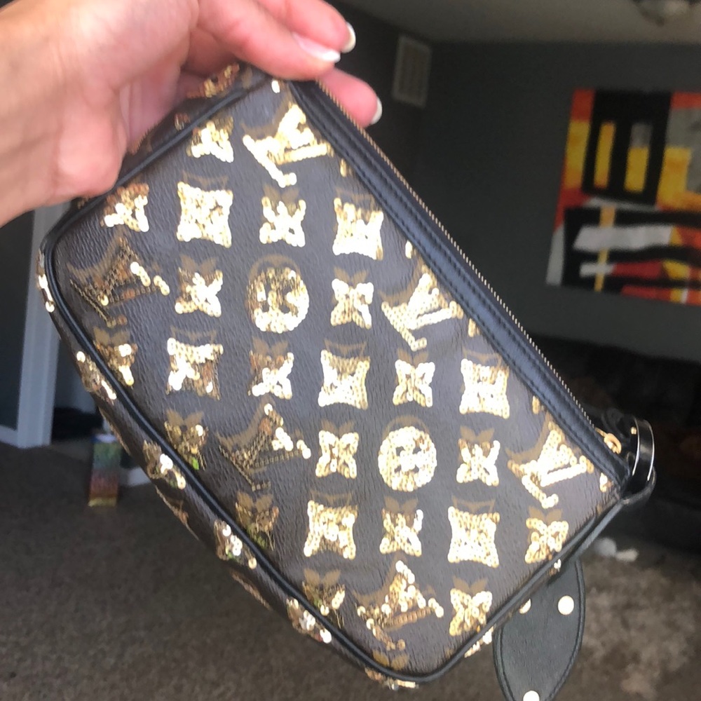 Louis Vuitton limited edition. No defects . - Picture 1 of 3